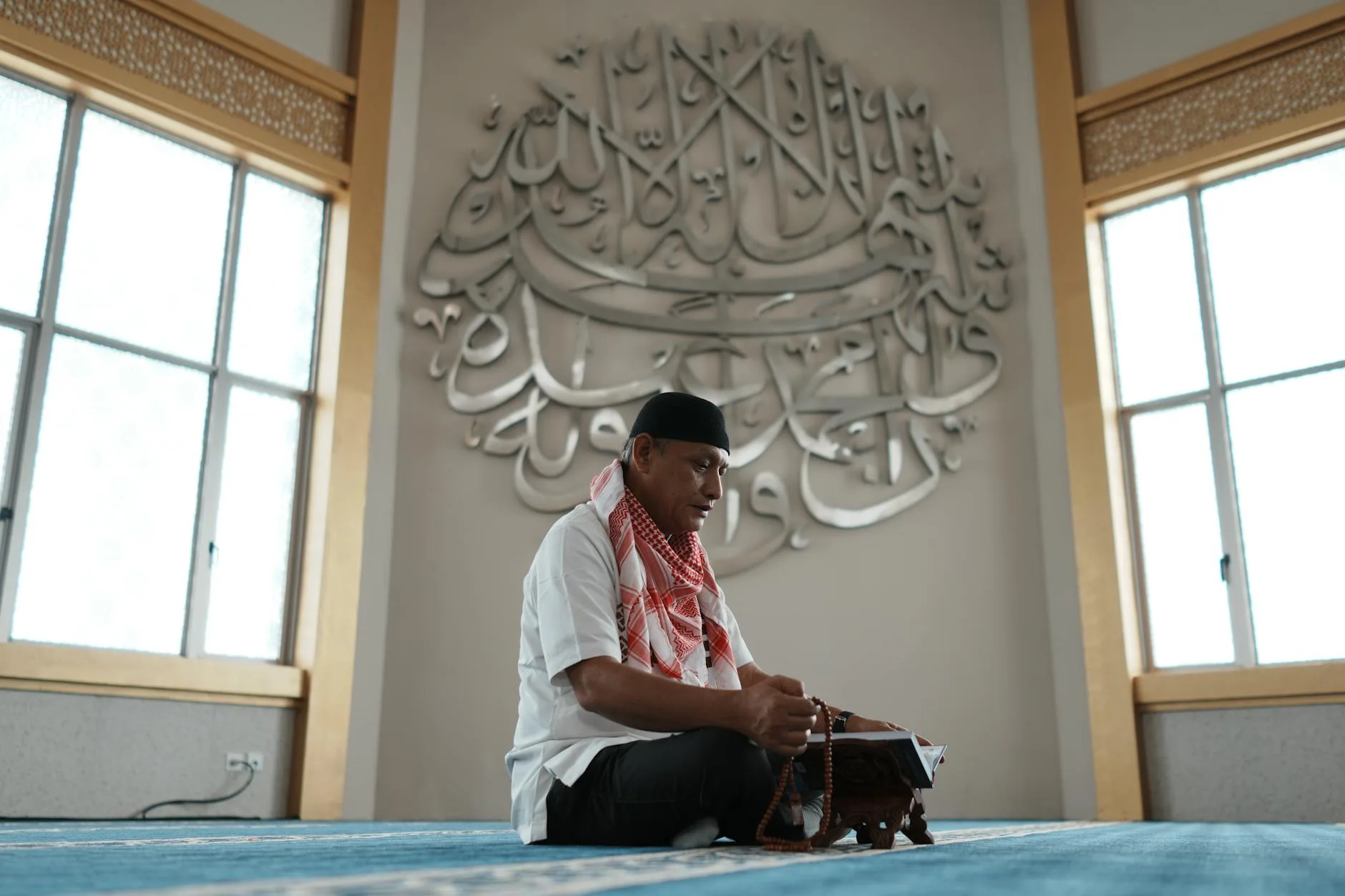 Photo by Daneswara Eka on Pexels | Biaya Cuci Karpet Masjid illustration