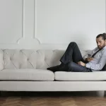 Photo by Andrea Piacquadio on Pexels | cuci sofa panggilan terdekat illustration