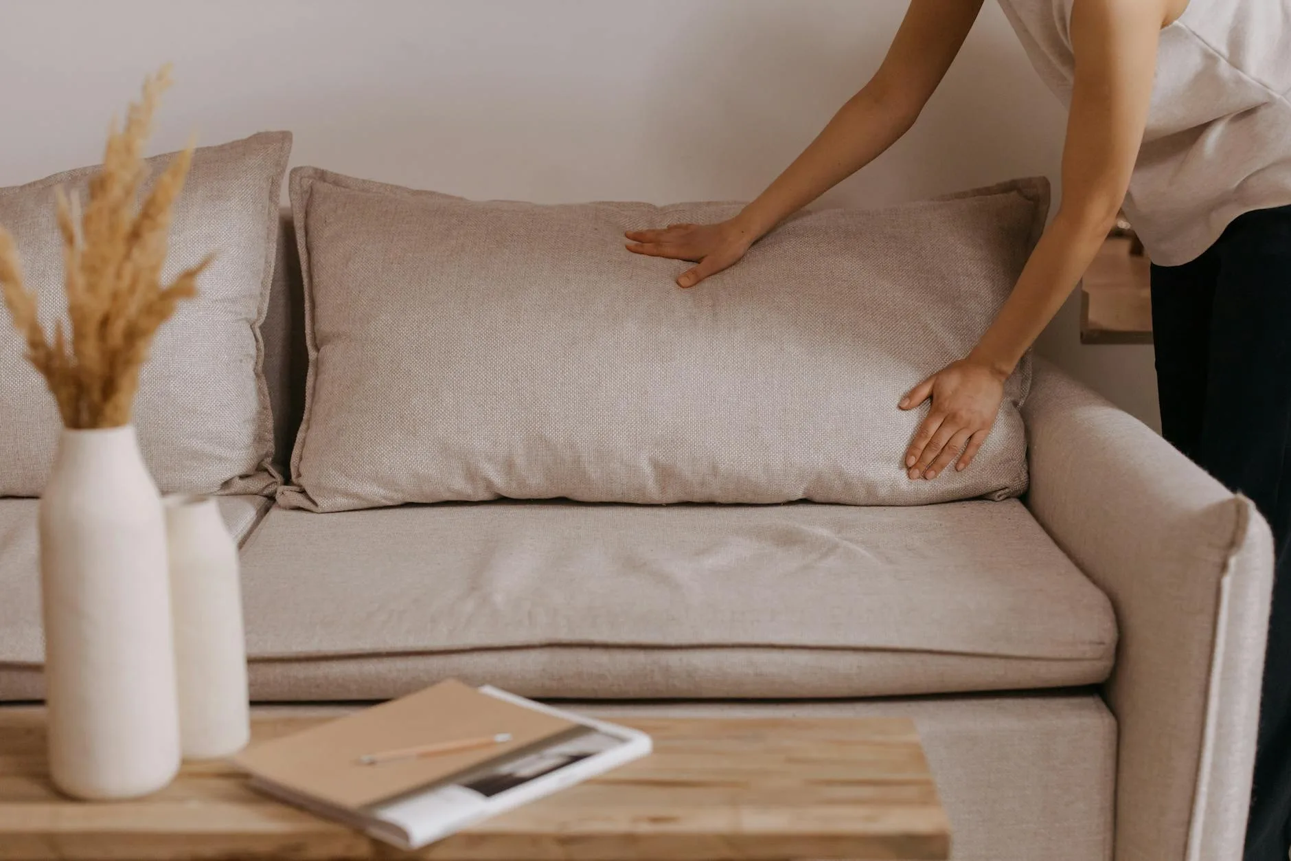 Photo by cottonbro studio on Pexels | Cara Menghilangkan Noda Sofa illustration